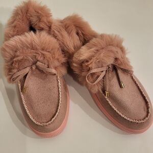 Women's Pink Fux Fur Lined Slip On Loafers Size 8.5/ Euro 39